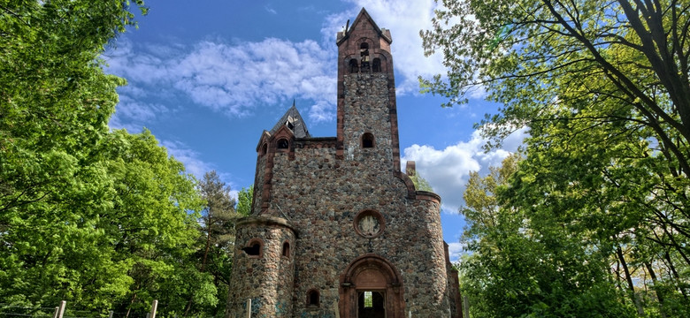 Opuszczony kościół w Pisarzowicach w Wielkopolsce