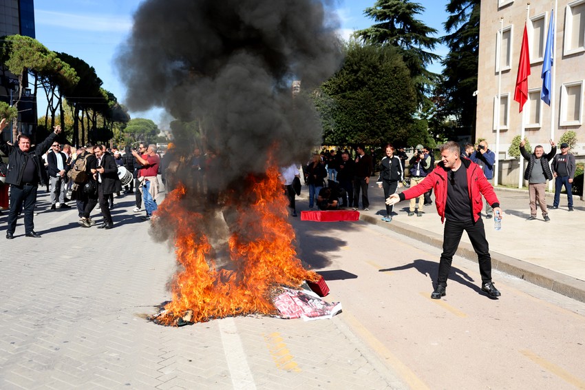 Protesti u Tirani