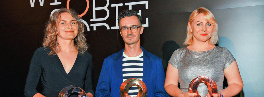 Od lewej: Karolina Kwaśnik, Filip Załuska, Ewa Małecki – laureaci konkursu „Wyobraź Sobie”.