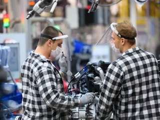 Wznowienie produkcji w fabryce Volkswagen Poznań wstrzymanej z powodu pandemii koronawirusa na terenie kraju. Poznań, 27.04.2020