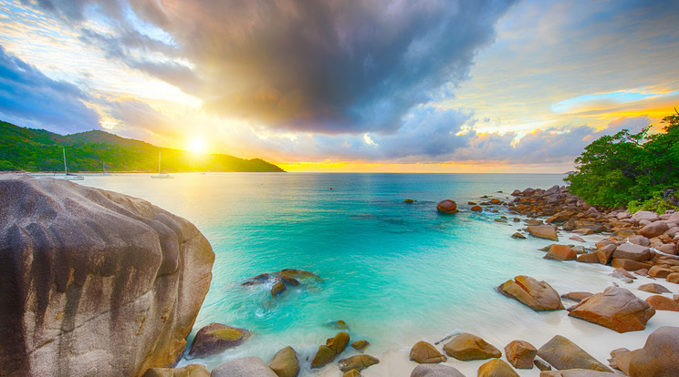 A különleges hangulatú
tengerparton minden naplemente felejthetetlen élmény /Fotó: Shutterstock