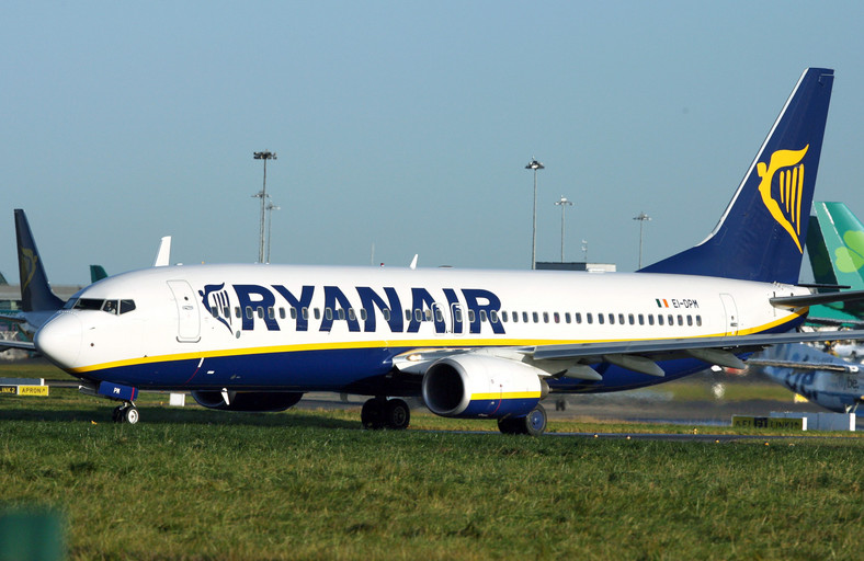 Rynair, linie lotnicze założone w 1985. przez Christophera Ryana o obecnie największe linie lotnicze pod względem przewiezionych pasażerów ( 65 mln w 2009 r).