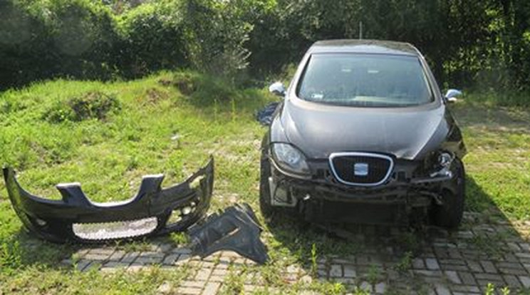Arnó a Facebookon tette közzé összetört autójának képeit / Fotó: Facebook