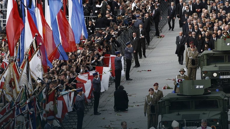 Image result for pogrzeb lecha Kaczyńskiego na Wawelu