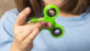 Fidget spinnery na liście produktów niebezpiecznych