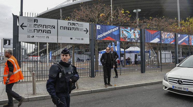 A párizsi terrorcselekmények elkövetői között is volt olyan támadó, aki stadionban támadt, így féltik a hatóságok a versenyt /Fotó: AFP
