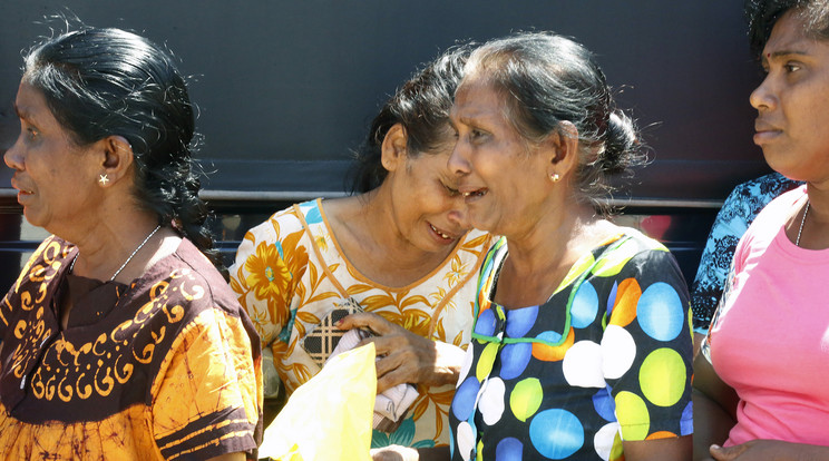 Már 359 halálos áldozata van a merényleteknek Srí Lankán /Fotó: MTI - EPA/M.A. Pushpa Kumara