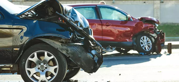 Zarysował luksusowe auto. Musiał zapłacić ponad 120 tys. zł, bo nie miał OC