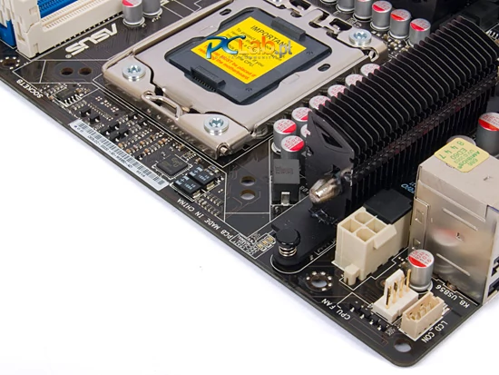 Płyta dopuszcza montaż schładzacza na procesor w wersji zarówno LGA 1366, jak i LGA 775