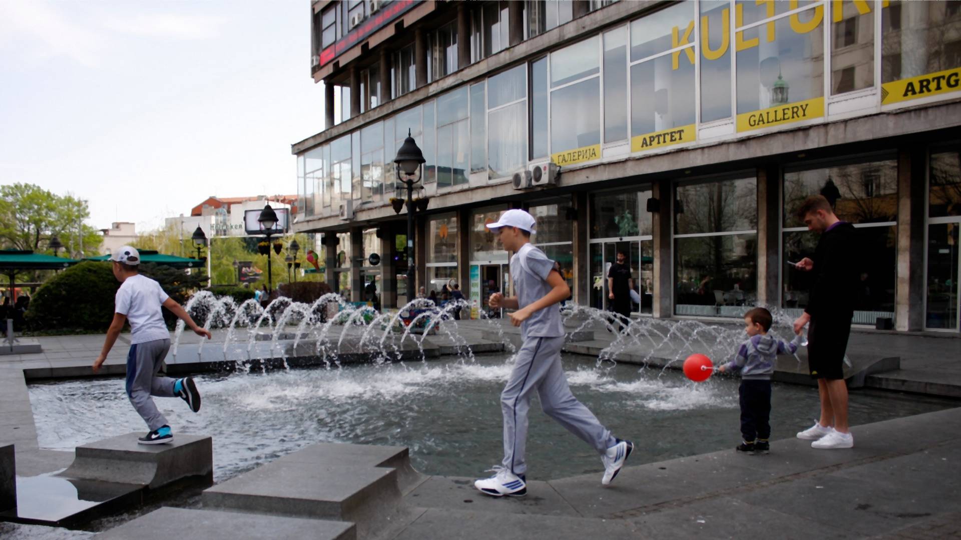 Izložba o delovanju kapitalističke mašinerije u Kulturnom centru Beograda