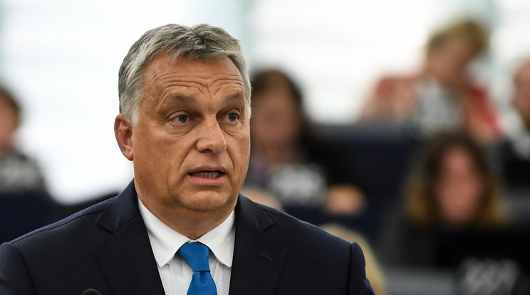 Orbán Viktor miniszterelnök először a kormányt 
tájékoztatta a kialakult
helyzetről, majd a frakciót/Fotó:MTI-EPA/Patrick Seeger