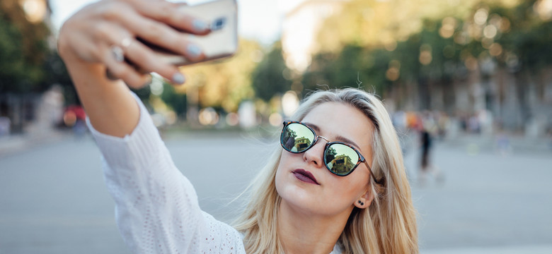 Jak zrobić dobre selfie? 9 zasad udanego zdjęcia