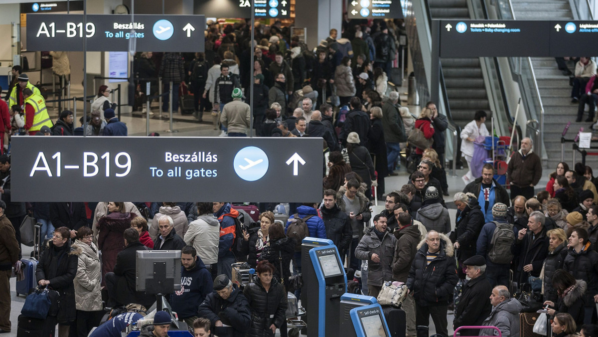 Port lotniczy im. Ferenca Liszta w Budapeszcie wznowił pracę. Rzecznik prasowy lotniska poinformował, że awaria systemów energetycznych w wieży kontrolnej została już usunięta.