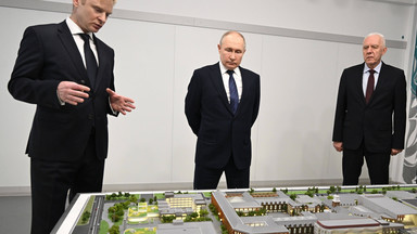 Władimir Putin wizytuje tereny przy granicy z Polską. Mówi o "więziach" z Niemcami