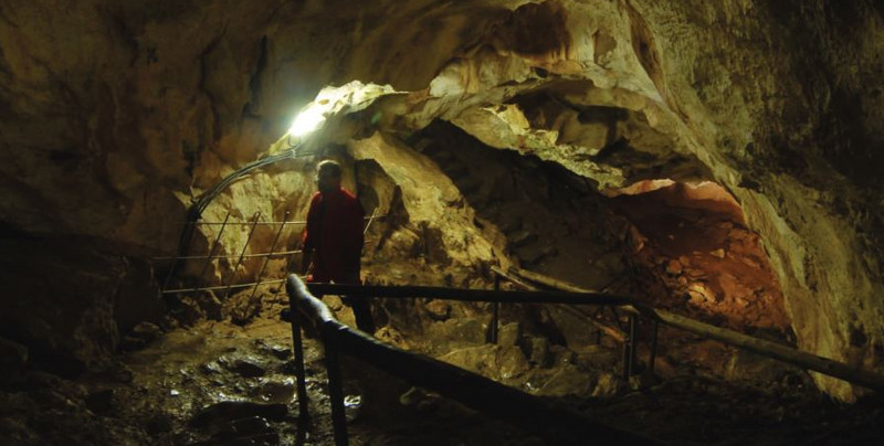 Jaskinia Mroźna w Tatrach znów otwarta dla turystów