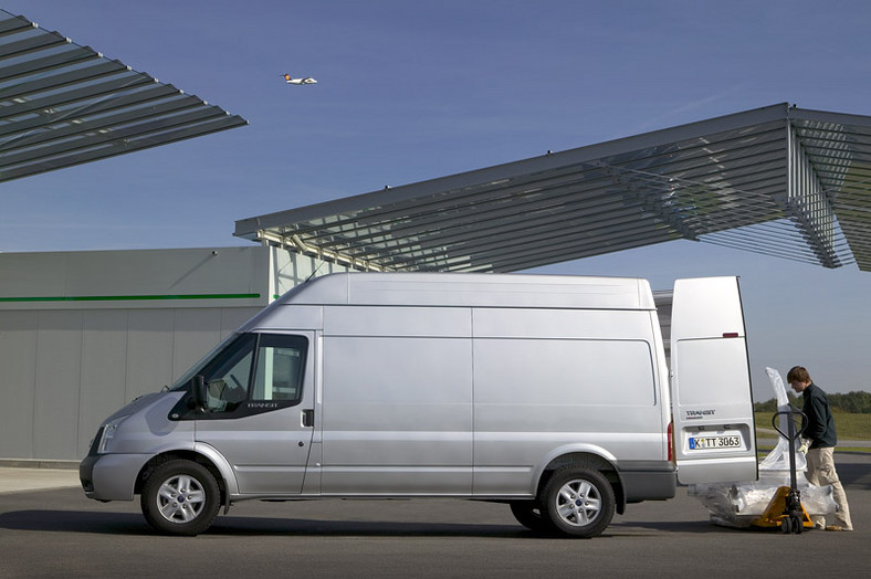 Ford Transit 3.2 TDCi i Transit SportVan: pierwsze jazdy