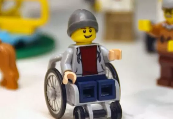 Pierwsza w historii figurka LEGO z osobą na wózku inwalidzkim. Koniec dyskryminacji?