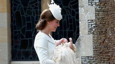 Księżna Diana na chrzcie Charlotte. Jak to możliwe?