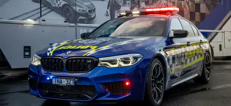 Polska policja chwali się BMW... Zobacz czym jeździ australijska!