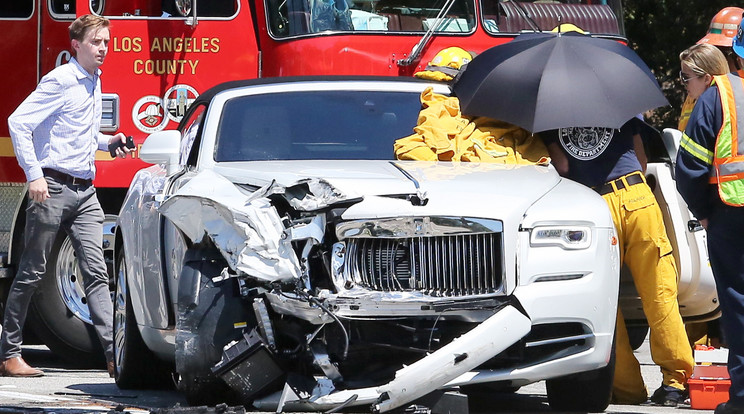 Kris Jenner Rolls Royce-ának rossz napja volt / Fotó: Northfoto