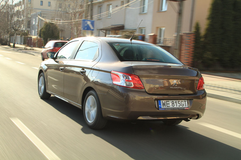 Peugeot 301 1.6 VTi LPG: test auta z fabryczną instalacją gazową