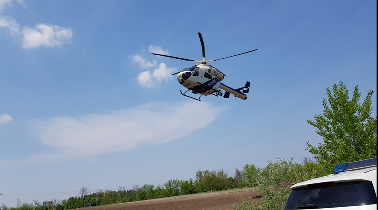 A levegőből is figyelték a szabálytalankodókat /Fotó: police.hu