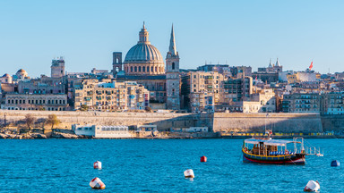 Malta w ostatniej chwili zmieniła zdanie w sprawie turystów, którzy nie chcą się szczepić przeciw COVID-19