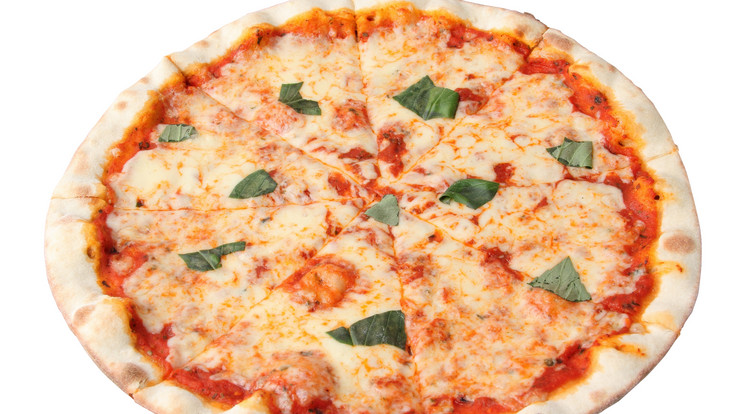 Így könnyen reszelhetünk mozzarellát a pizzánkra! /Fotó: Northfoto