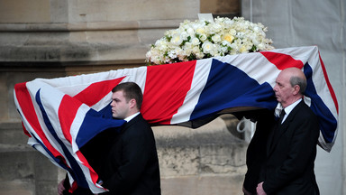 Trumna z ciałem Thatcher w drodze do katedry św. Pawła