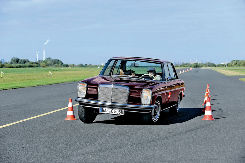 Mercedes 220D - stroma ściana