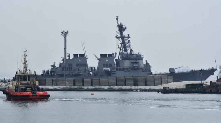 A USS Carney megérkezett az ukrajnai Odessza kikötőjébe /Fotó: AFP