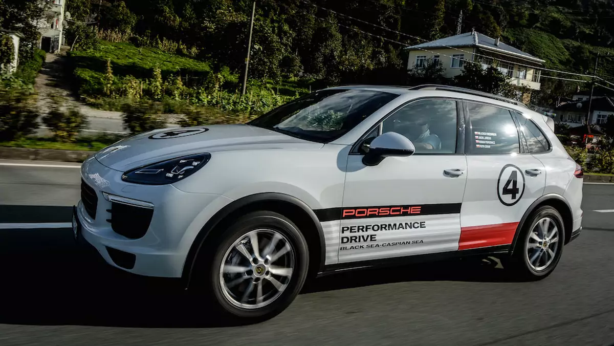 Porsche Cayenne na Kaukazie