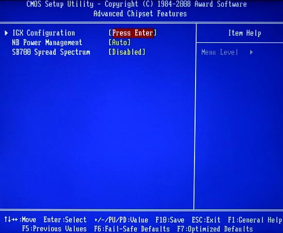 W zakładce Advanced Chipset Features znajdziecie narzędzie do zmiany ustawień wbudowanej karty graficznej (IGX Configuration)