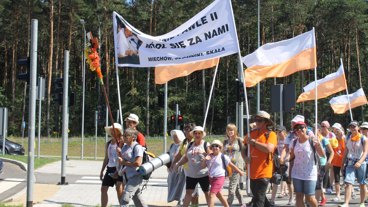 Pielgrzymi już w Kielcach. Kolejny przystanek w drodze na Jasną Górę 