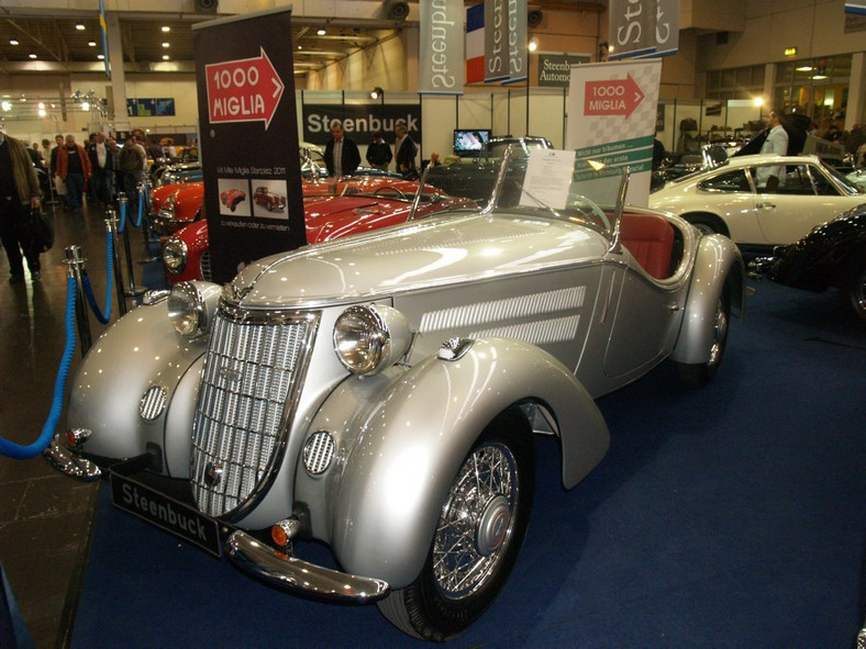 Techno Classica 2011: 2500 oldtimerów i 200 tys. zwiedzających