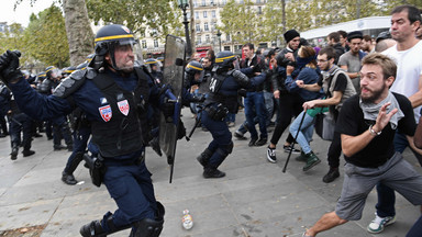 Francja: Manifestacja przeciw reformie prawa pracy. Pięć osób rannych