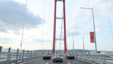 Najdłuższy wiszący most na świecie został otwarty [ZDJĘCIA]