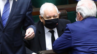 Byli pracownicy PKP trafiają do gabinetu Kaczyńskiego. Opozycja mówi o "kluczu politycznym"