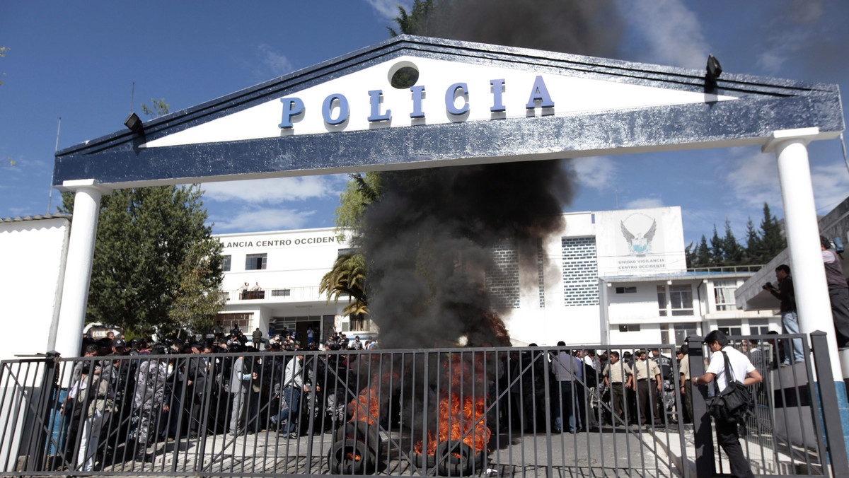 8 osób poniosło śmierć, a 274 zostały ranne w czwartek w Ekwadorze podczas buntu policjantów i operacji odbicia prezydenta Rafaela Correi ze szpitala - podała agencja AFP, powołując się na ekwadorskie ministerstwo zdrowia.