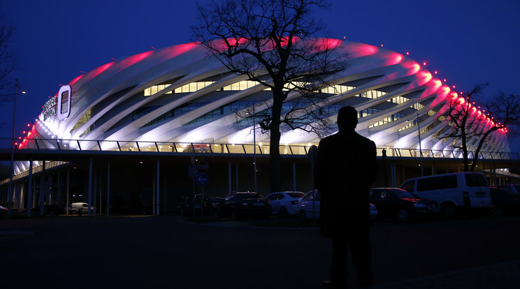 A debreceni klub érdeklődését nem befolyásolja, hol játszik a kameruni futballista, így az is elképzelhető, hogy tavasszal már Fon Fru nevétől zeng a Nagyerdei Stadion /Fotó: Fuszek Gábor