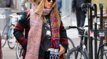Rita Ora w stylowym płaszczu