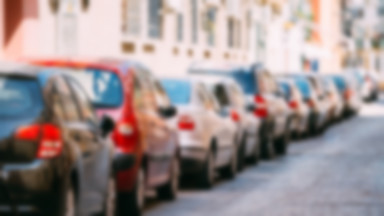 Czy miasta mogą pobierać opłaty za parkowanie w sobotę?