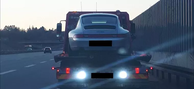 Zlicytują pożyczone porsche, bo kierowca jechał 210 km/h. Tak działa prawo w Danii