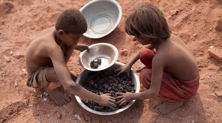 Szörnyű gyerekmunka Bangladesben / Fotó: Profimedia-Reddot