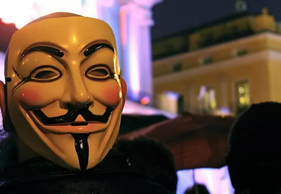 Anonymous walczą z ISIS nie tylko atakami hakerskimi. "Terroryści z IS to nie muzułmanie!"