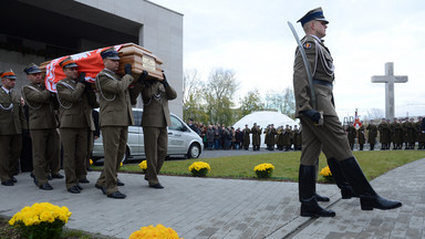 Kard. Nycz: to "kolejny ból" dla rodziny śp. Kaczorowskiego