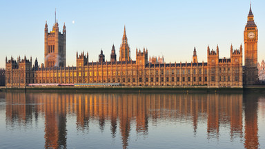 Budynek parlamentu Wielkiej Brytanii zagrożony zniszczeniem