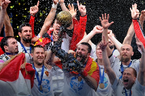 Rukometaši Vardara sa peharom