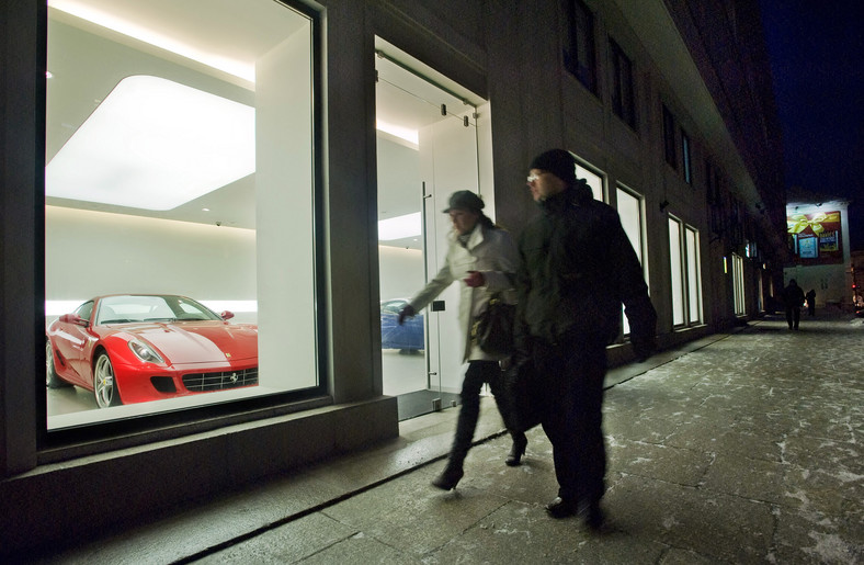 Warszawski salon luksusowych samochodów marki Ferrari
