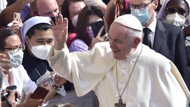 Papież Franciszek podarował 15 tys. lodów rzymskim więźniom